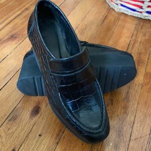 Women's Black Crocodile-effect Leather Platform Moccasin Loafer